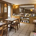 Montcalm 3*