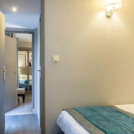 Hotel Montcalm 3*
