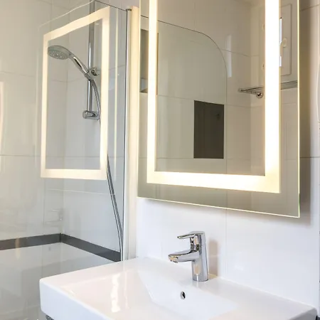 Montcalm 3* Parigi