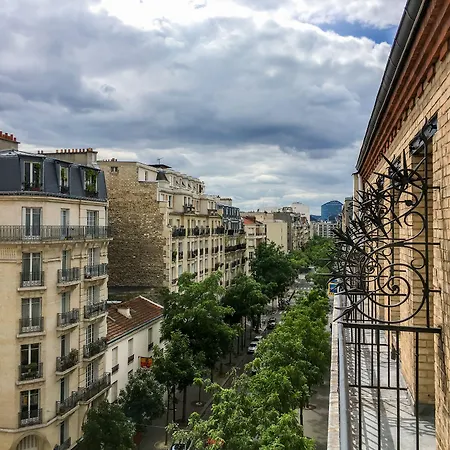 Hotel Montcalm 3*